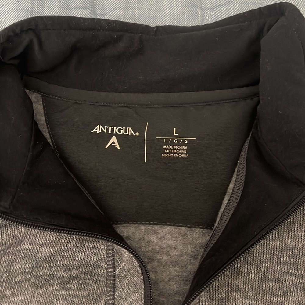 Men’s size large 1/4 zip up. Chicago Bears themed. - Picture 3 of 3